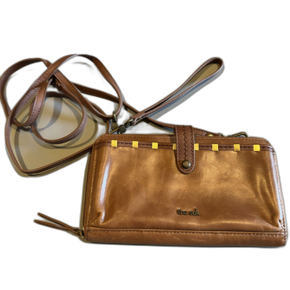 The Sak Leather Crossbody Wallet Wristlet Cognac Studded Organizer Brown 8x4.5